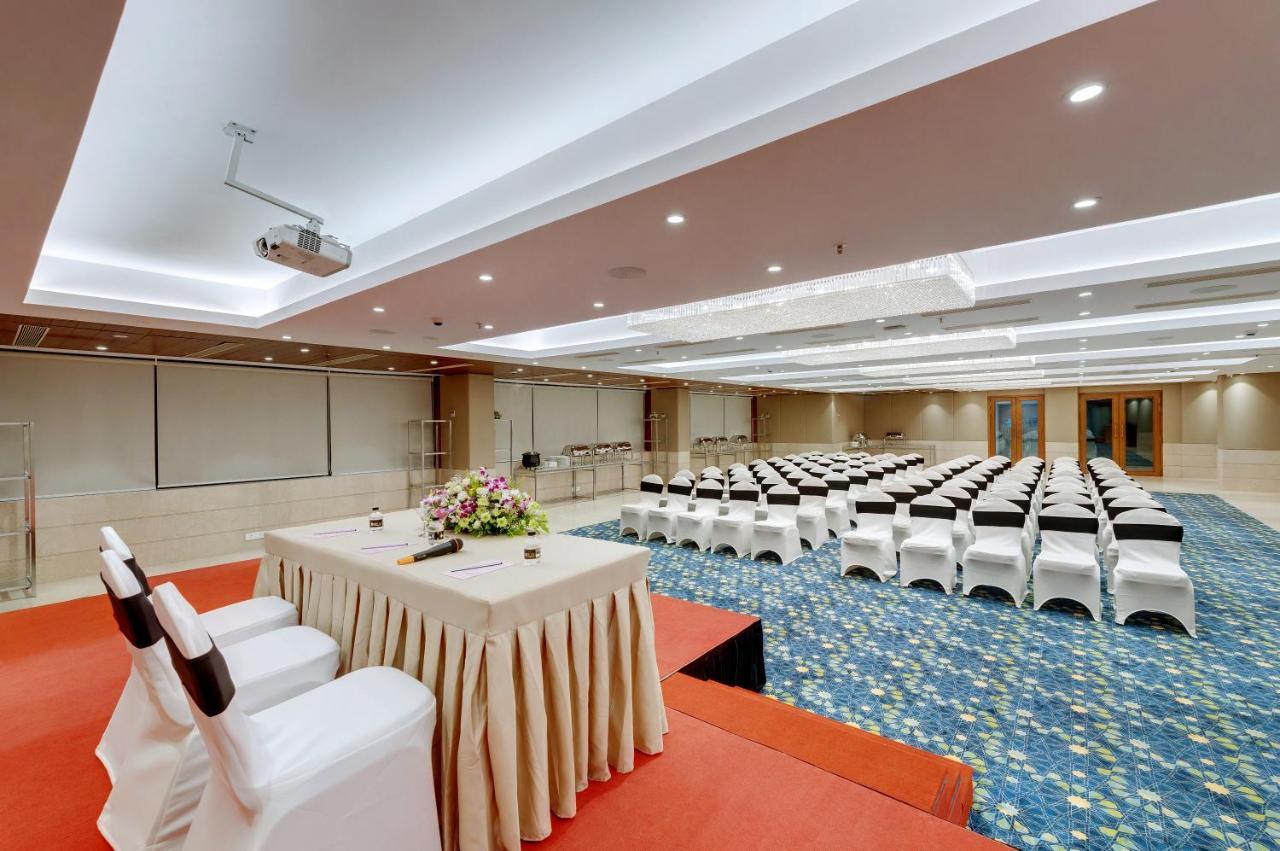 The Fern Residency Turbhe Hotell Navi Mumbai Exteriör bild