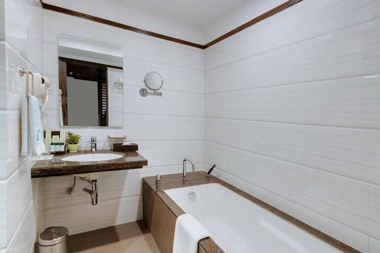 The Fern Residency Turbhe Hotell Navi Mumbai Exteriör bild