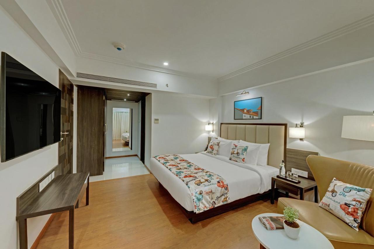 The Fern Residency Turbhe Hotell Navi Mumbai Exteriör bild