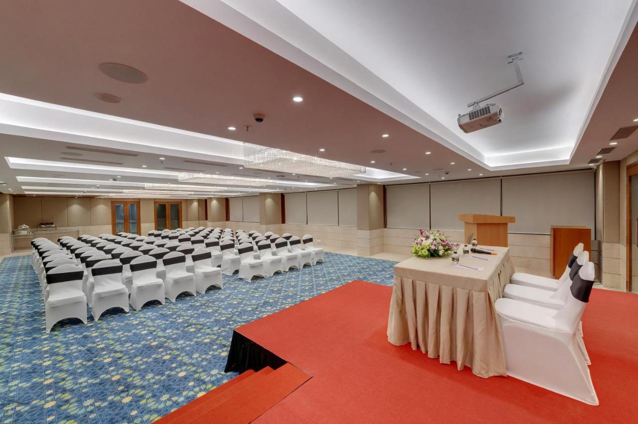 The Fern Residency Turbhe Hotell Navi Mumbai Exteriör bild