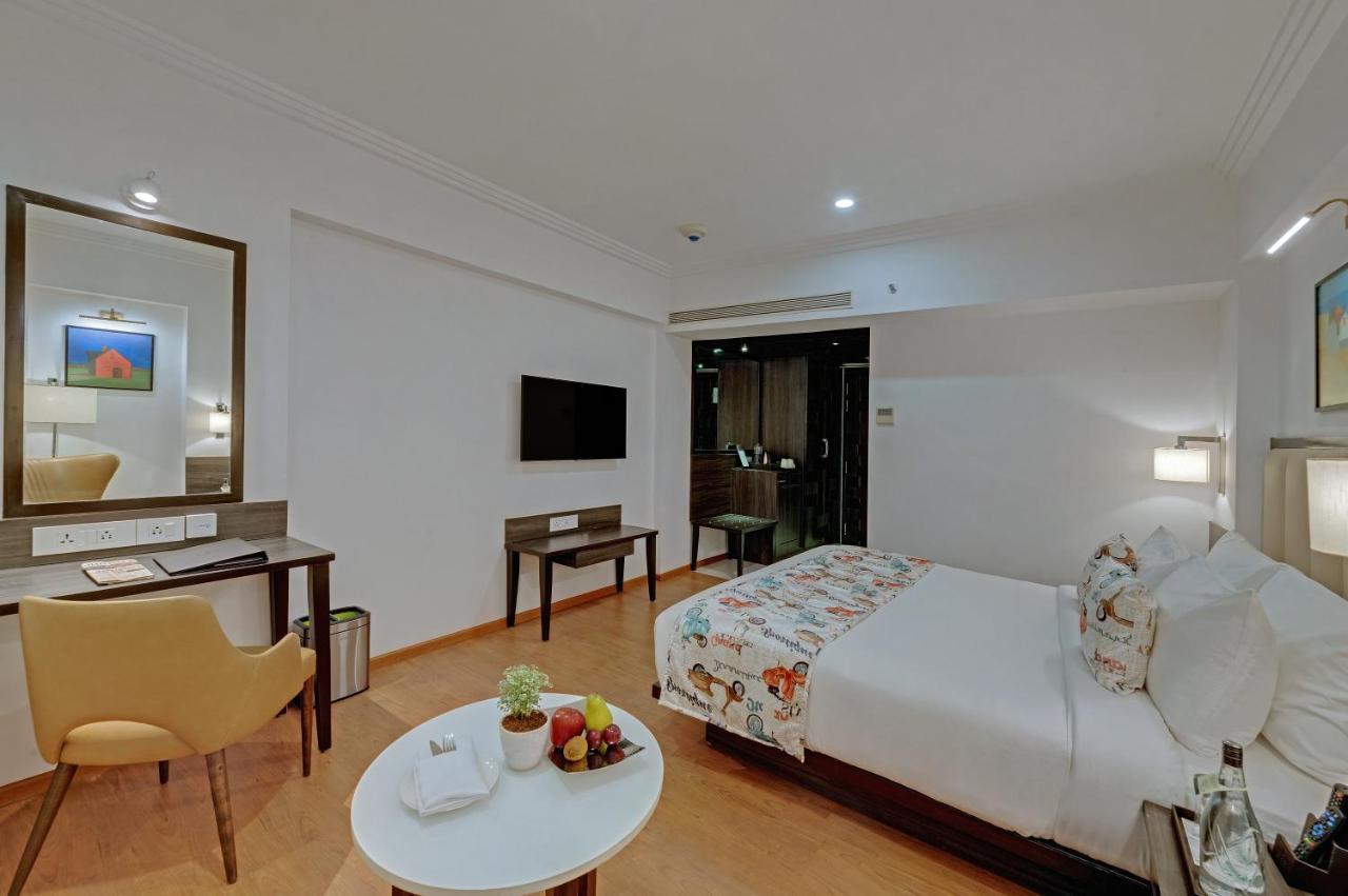 The Fern Residency Turbhe Hotell Navi Mumbai Exteriör bild